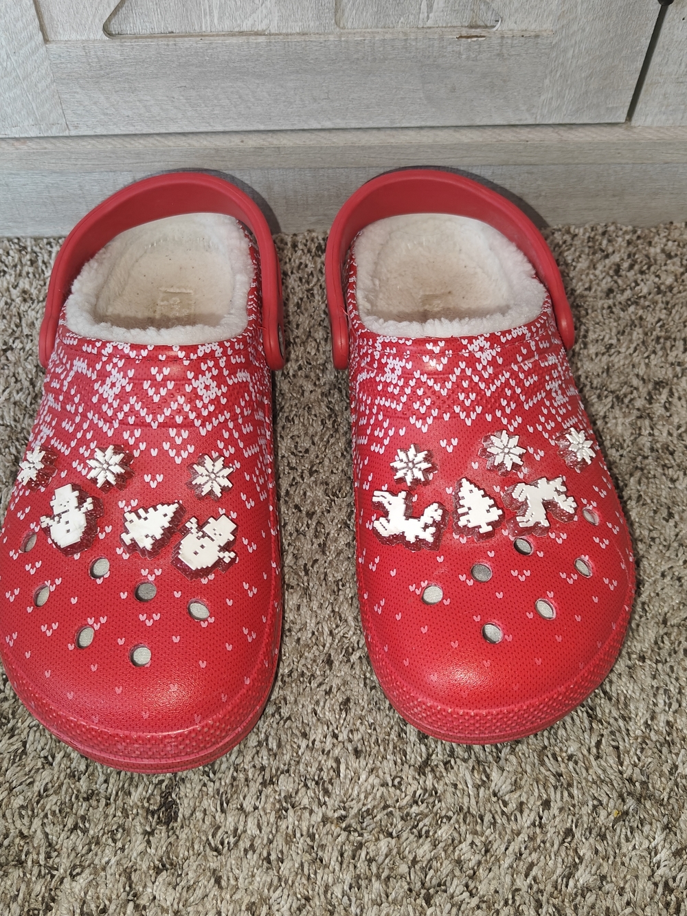Holiday-Themed Festive Crocs Classic Lined Faux Fur Clogs M8, W10 - Picture 4 of 8